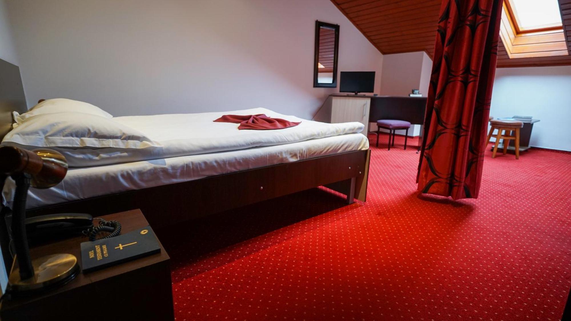 Vila Trandafirul Si Liliacul Hotel Качулата Екстериор снимка