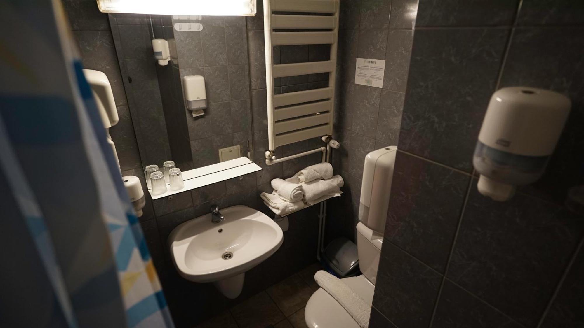 Vila Trandafirul Si Liliacul Hotel Качулата Екстериор снимка